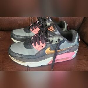 Nike Air Max 90 GS 3.5Y Kids girls Youth 3.5 Shoes Pink Black Sneakers